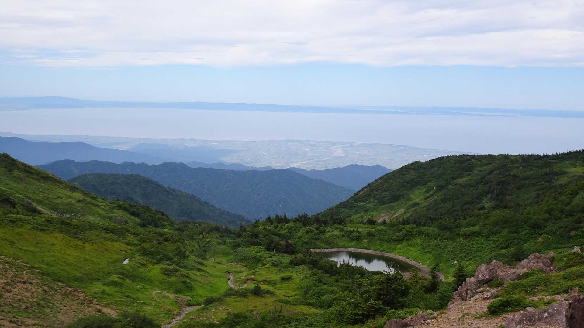 海!!
能登半島や、遠く佐渡が浮かんでいた。