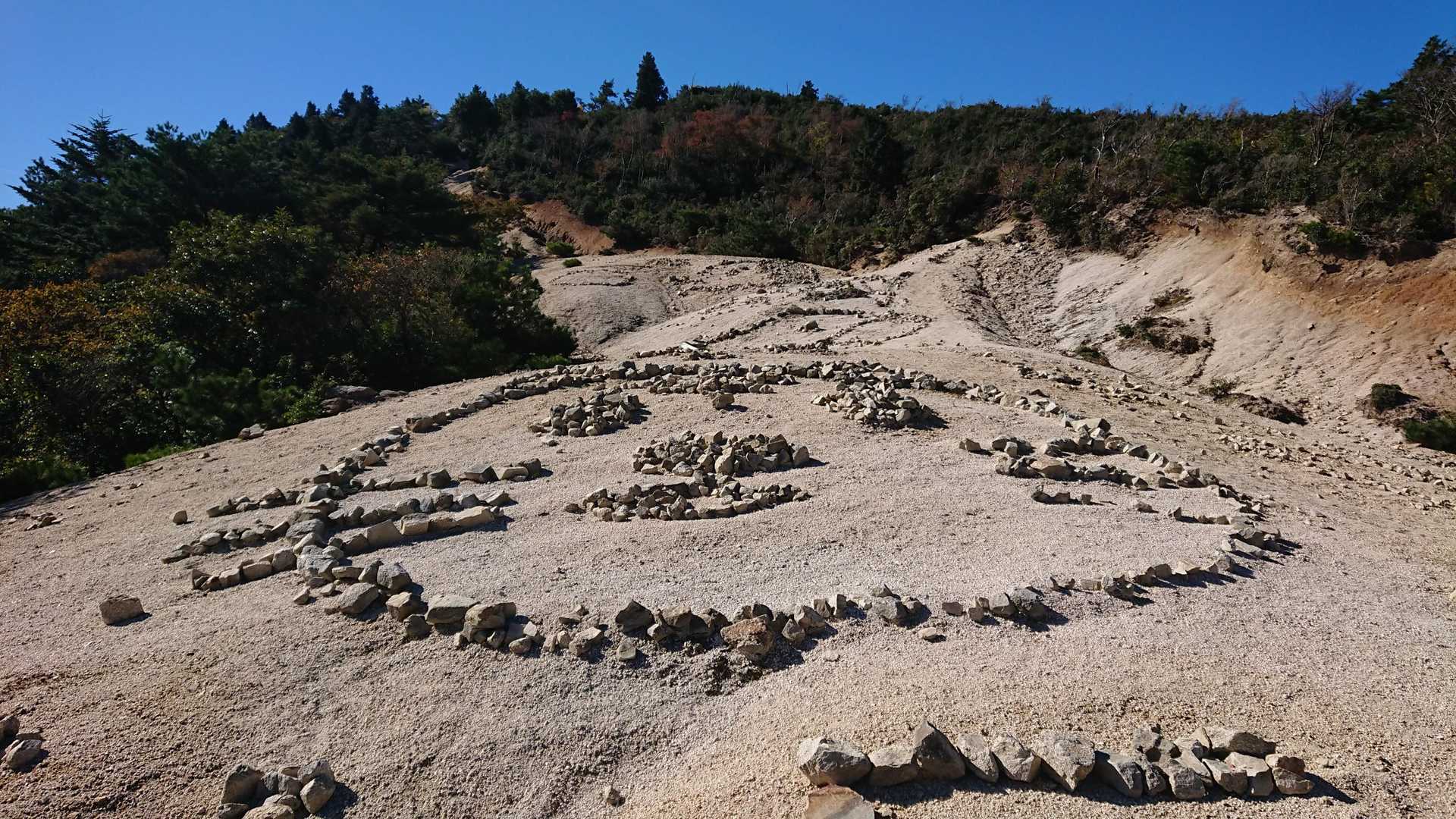 近くに見に来ました。結構デカい。直径6メートル位？