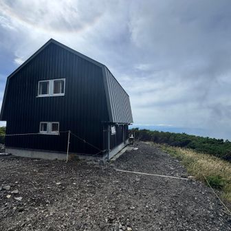 避難小屋限定バッチあるかな〜