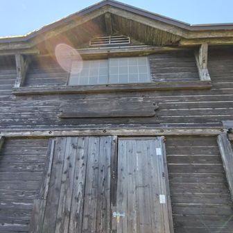 古くなってしまった小屋ですが、大切に使っています。