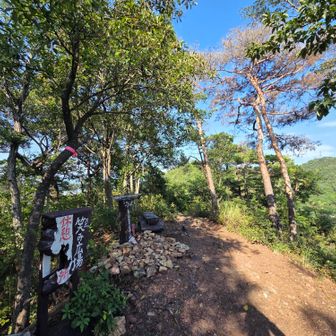 この時間、涼しくて良いね～👍
明王山見ながら休憩😄