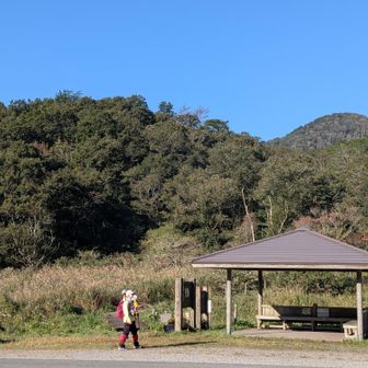 下蒜山登山口の東屋😃