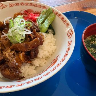 ワープしました
ここは横尾山荘です
大雨の中横尾まで戻りました🌧️
涸沢テント場では風がびゅーびゅー雨がざーざー