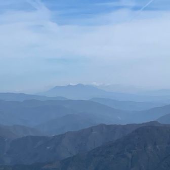 山頂です。
御嶽山がよく見える！
乗鞍岳も見えたよ