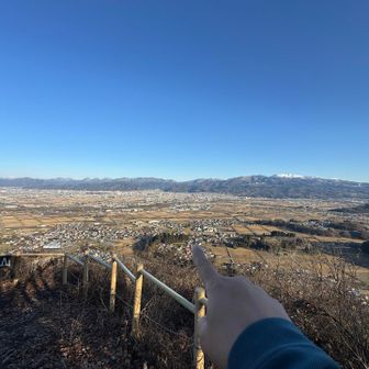 あの辺やこの辺にも出てるよ🐻とのこと💦
山形の人は慣れてるようです！
山でも出るみたいですが、この山頂、尾根には登ってこないだろうとか💦
怖い話ばっかりしてました🤣