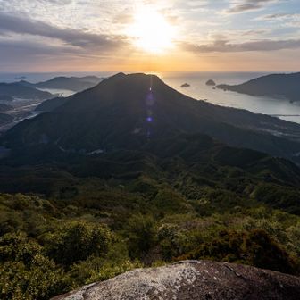 朝焼けを追い越す空
by リリアナ・マスカレード

今日の気分にピッタリ✨
撮影しながら歌ってた。