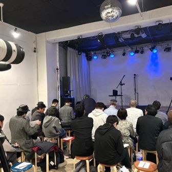 お初の会場です👀✨
配信ライブ🐜で🎥が4台。
