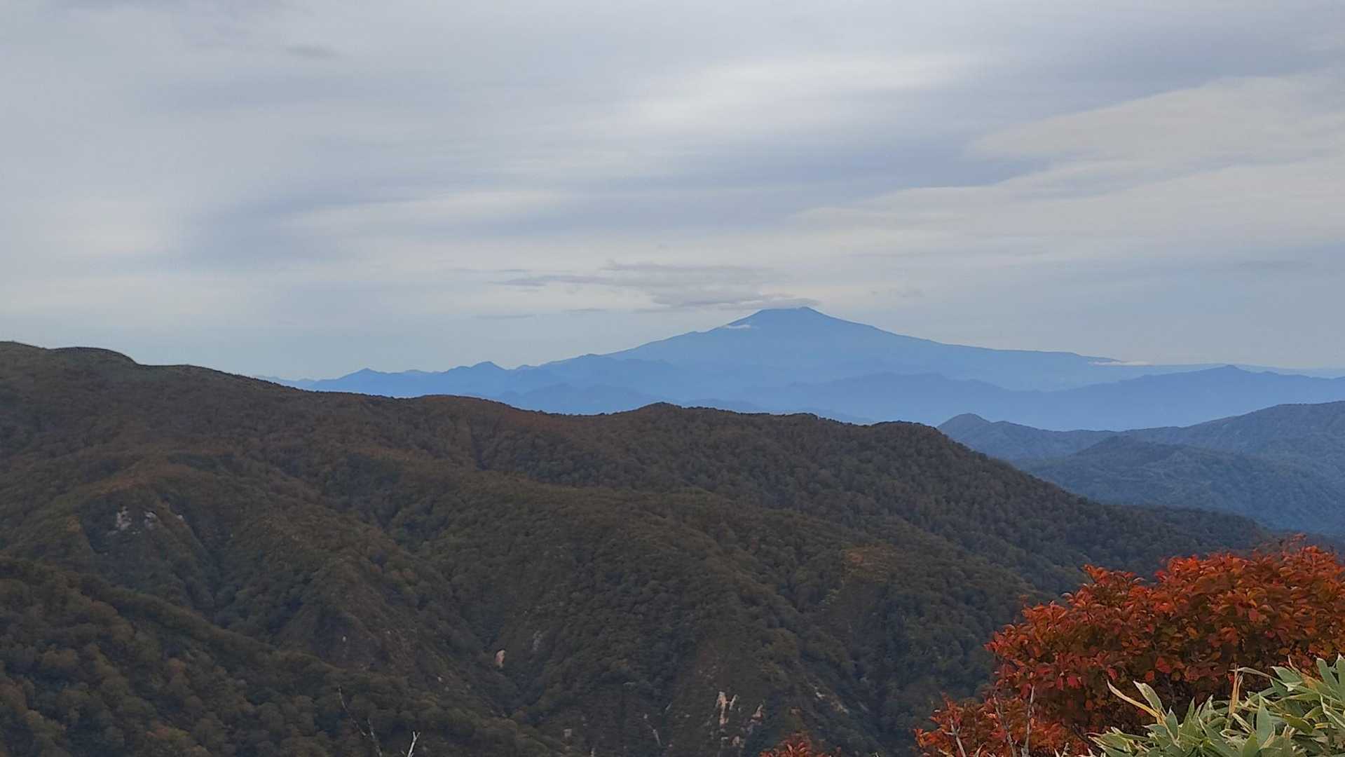 小安岳からの出羽富士🗻！