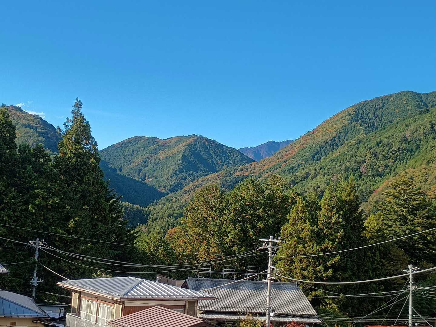 小菅の湯まで降りてきた！
嫌がらせのようにピーカンに🤣
