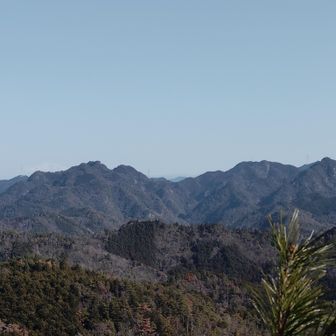 御嶽山の頭が少し見える