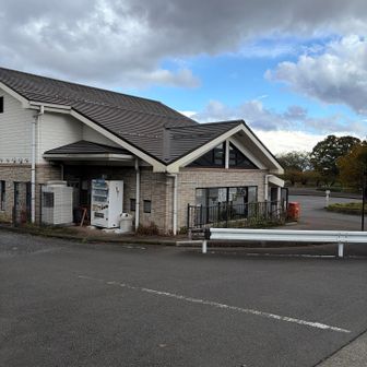 お疲れ様でした。
すれ違ったハイカーさんに強風の情報を伝えながら歩きましたが、すれ違った人たちのご無事を祈ります。