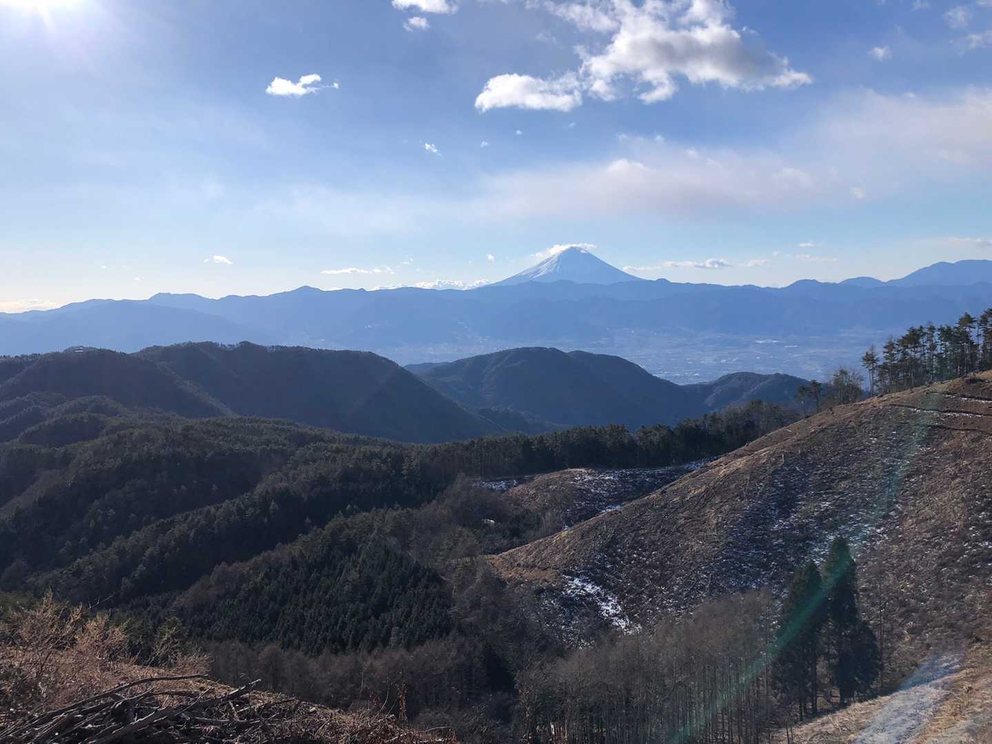 手前は棚山や要害山、兜山、大蔵経寺山とかかな⁇