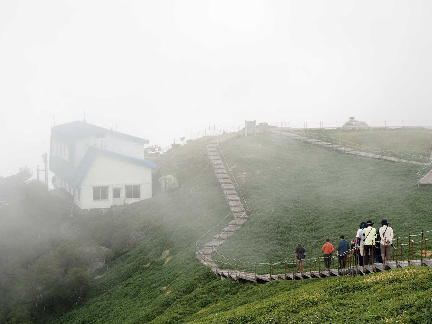見ノ越登山口-剣山-ジロウギュウ峠-次郎笈-丸石 縦走コースの写真