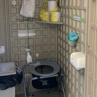 携帯トイレBox内
冬季は週一でメンテに来ることはできないので、ゴミ箱を撤収しに来ました。