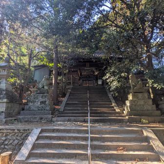 耳成山山頂下の耳成山口神社。区切りは耳成・山口神社と読むようです