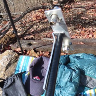 こんな感じで丸い方を差し込みます