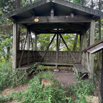 額井岳山頂ベンチ