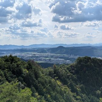 あのポコってなってる山は何山かな？