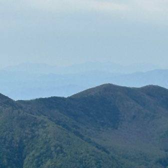 南アルプス。
※左から:鳳凰山、間の岳、北岳、甲斐駒ヶ岳、仙丈ヶ岳、鋸岳。