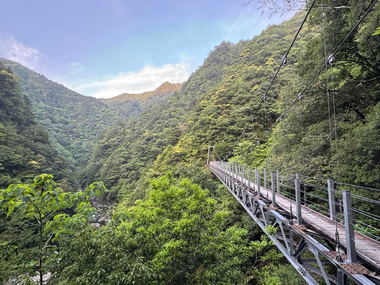 今日は天気最高
ドーン！大日嵓吊橋
いきなり素晴らしい景色！
