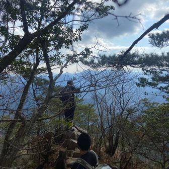 とりあえずどこでも登っとく人達