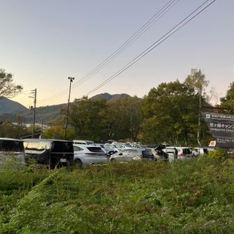 6時前だが、かなり埋まっている