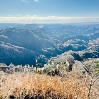 山頂からの景色、最高だぁーーー😃😃
みんなでわちゃわちゃ〜。