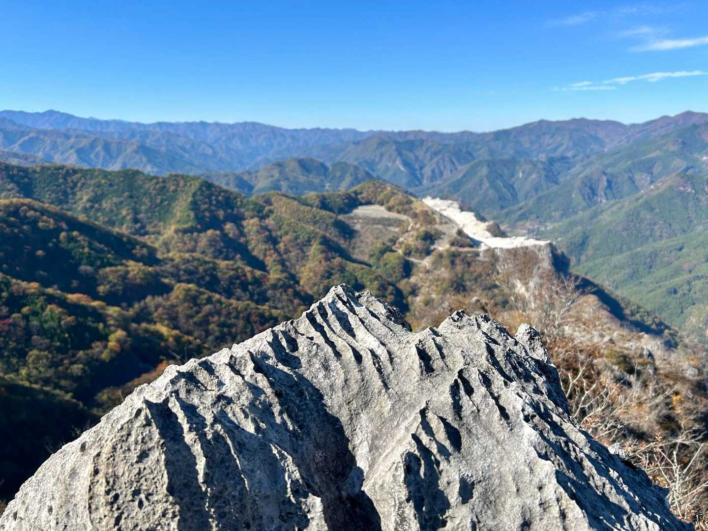 股峠-二子山東岳-二子山西岳-魚尾道峠 周回コースの写真