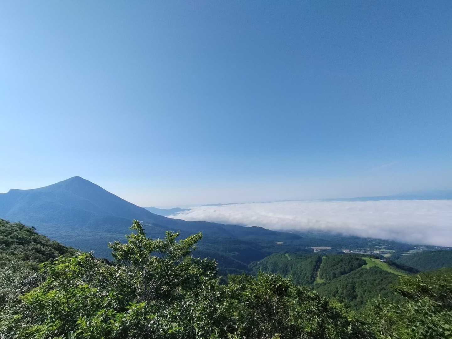 磐梯山と雲海