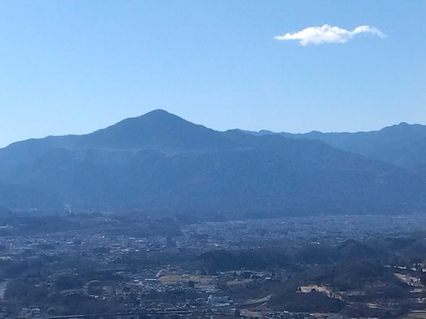武甲山には最近登ってないな。