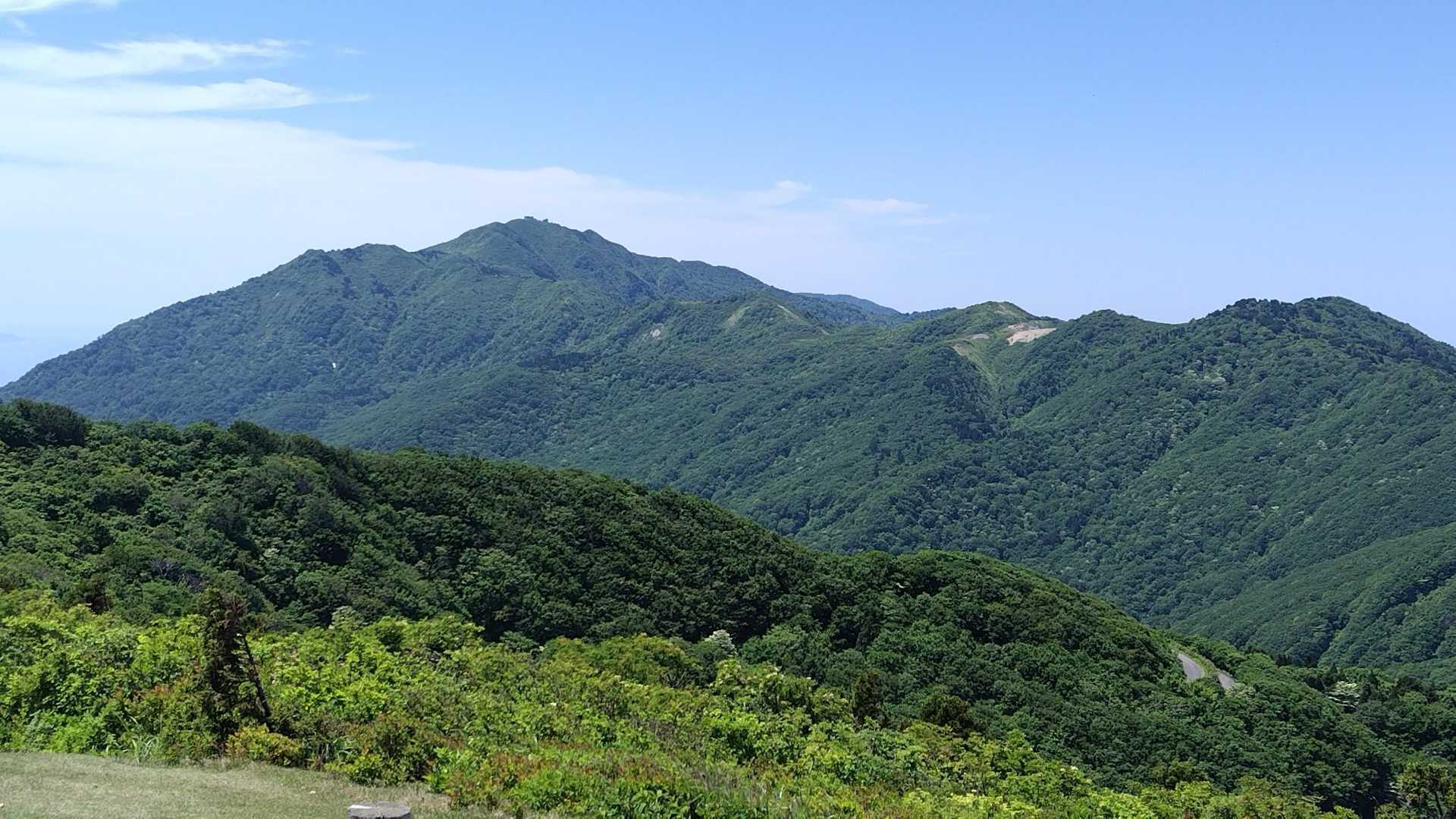 さっき登った金北山が見えます😍

次はあそこまで縦走したいです🎶
