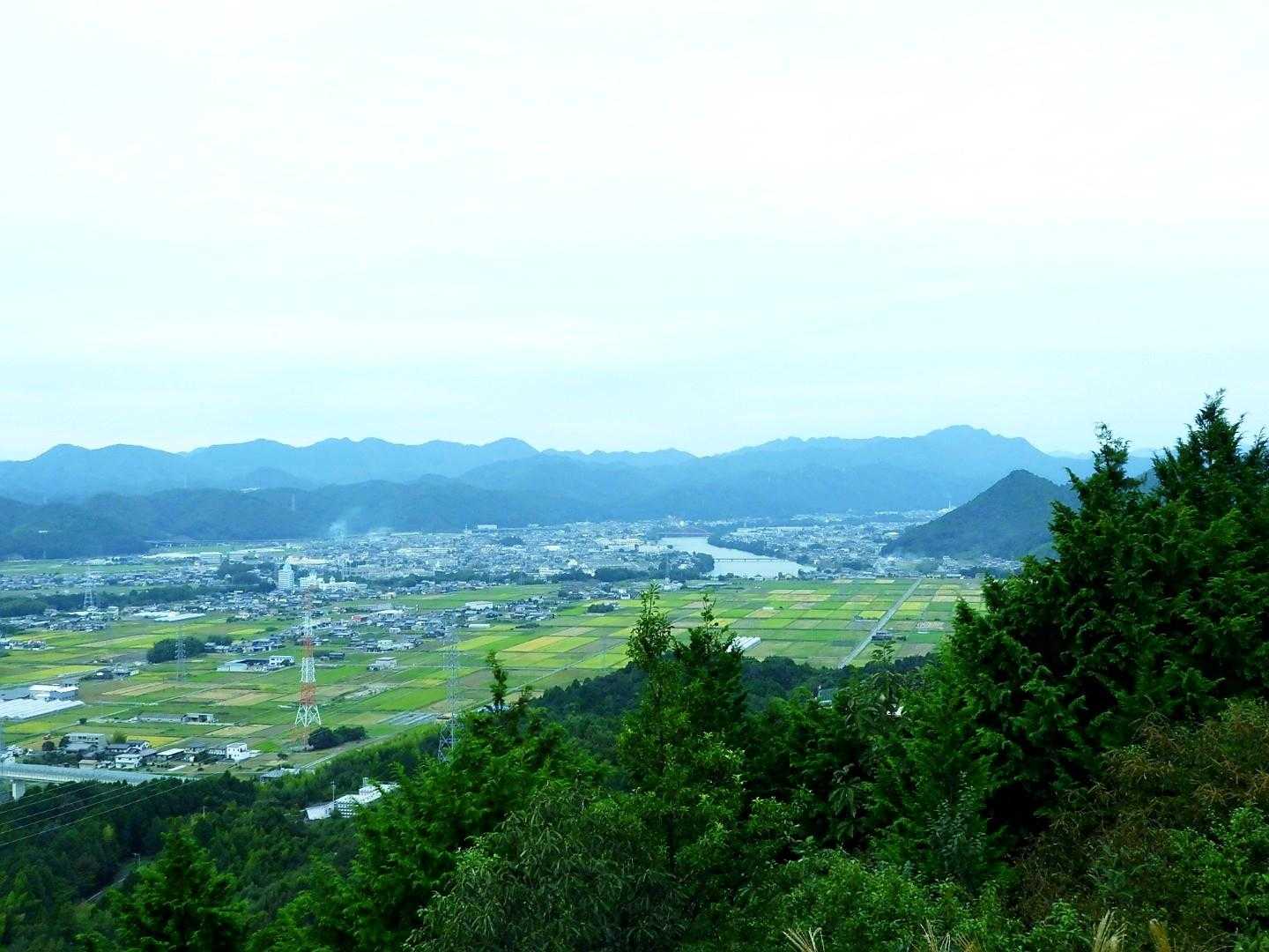 飛騨川から納古山方面の眺望😃