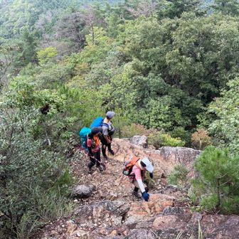 岩場①
皆さんサクサク登ってきます