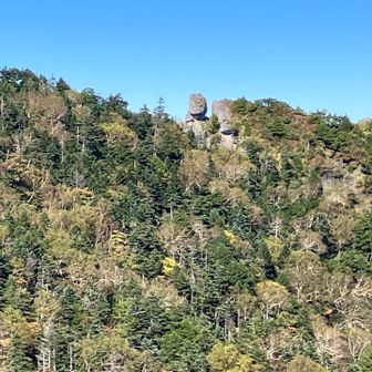 一里ケ曽根に到着する頃は、女峰方面はガス気味⤵️
那須福島方面はまだ見晴らしがイイ！
モアイさんもクッキリだ🗿