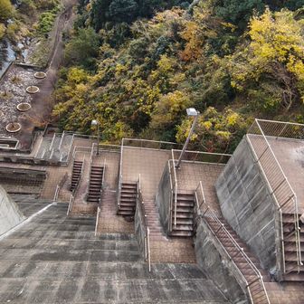 ダム階段が幾何学的