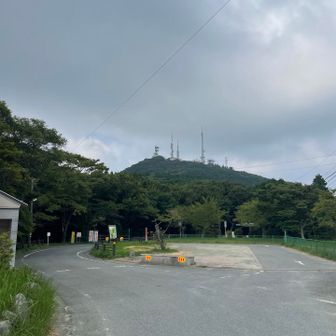 皿倉平まできました！
そして案の定エネルギー切れに😇😇😇
もう、、限界です、、😇ということでスカイさんにカルノパワー頂き命拾いしましたありがとうございます🥲