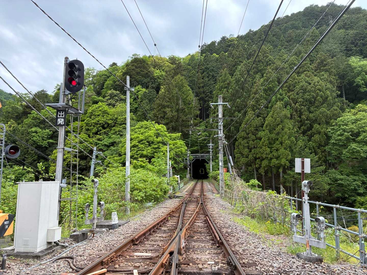 反対側はトンネルだよ😃