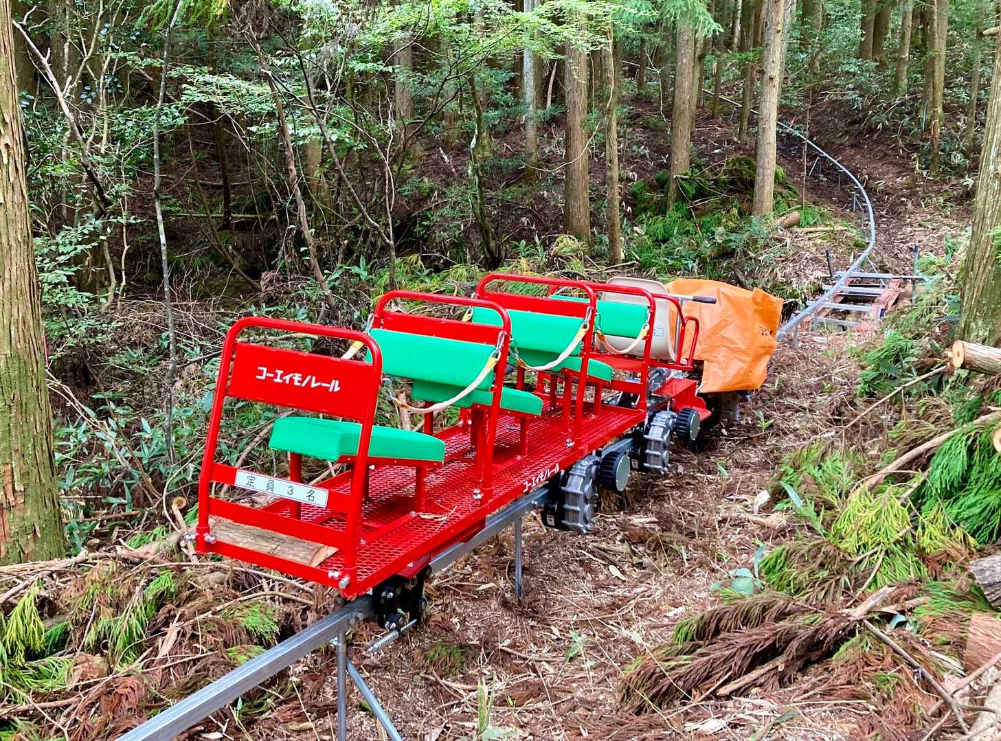 林業用モノレール🚝

山頂までこれで行けたら楽チンだけど…😆