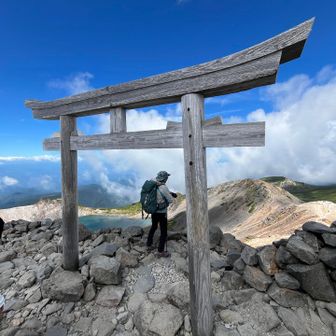 山頂の鳥居