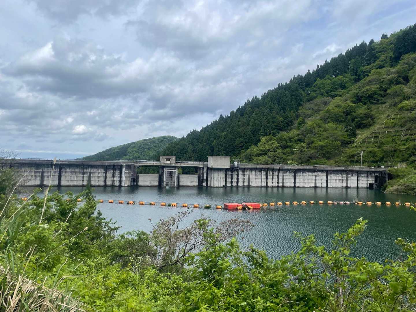 永平寺ダム。曇っているけど雨は降らないはず！
