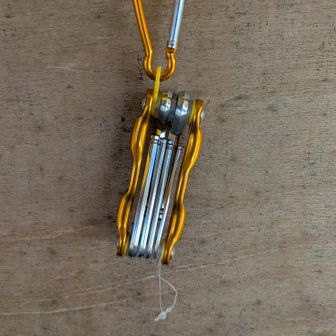 どなたか、六角レンチをお忘れのようです。