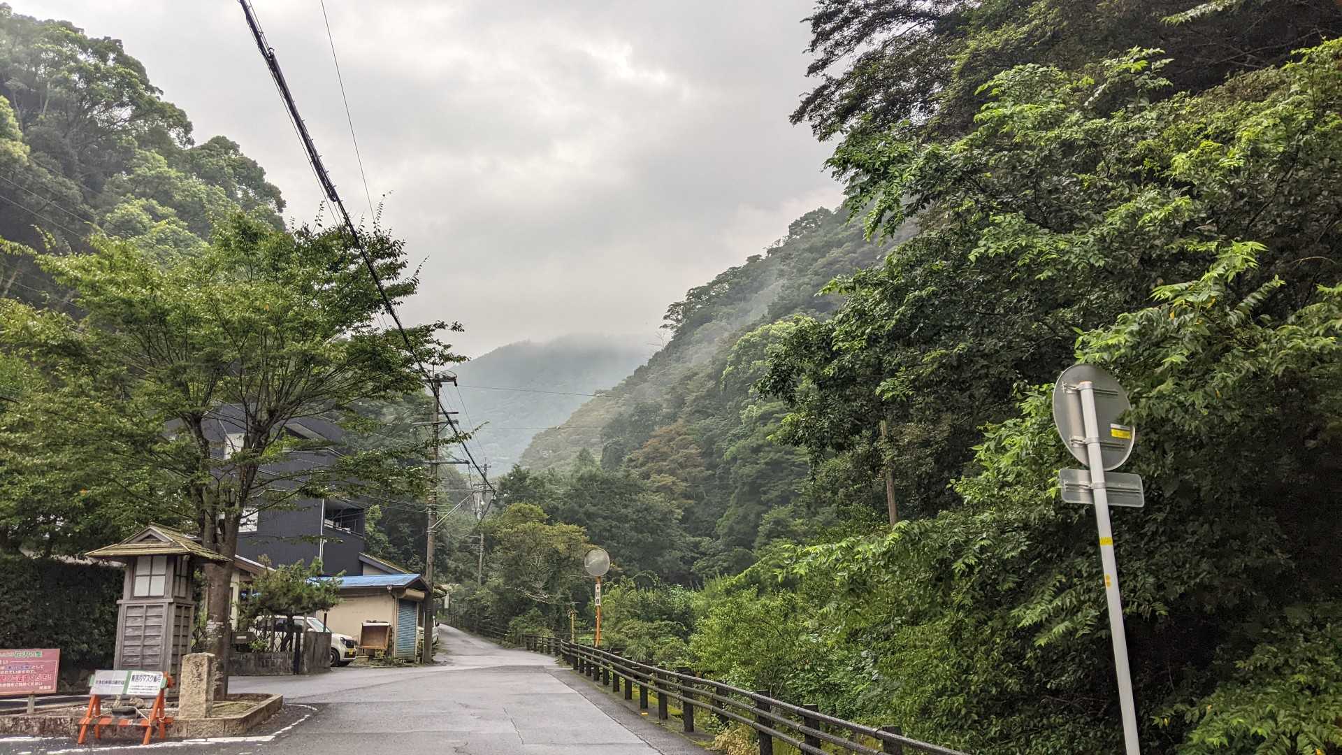 鞍掛峠-満観峰-大ベラ山-高草山 周回コースの写真