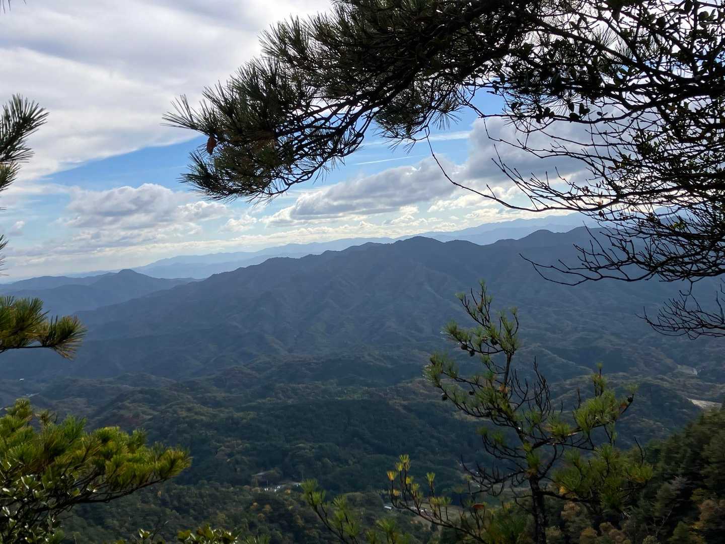 途中開けたところからの景色
南側の山々方面⛰️