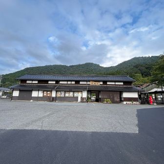 無料の観光駐車場にとめてきました
