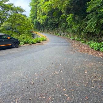そして白滝登山口へ移動
道路の傍らに2台程の駐車スペース