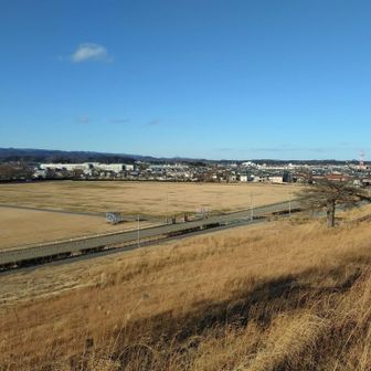 御本陣山からの雲雀ヶ原祭場地　相馬野馬追の神旗争奪戦が行われます。