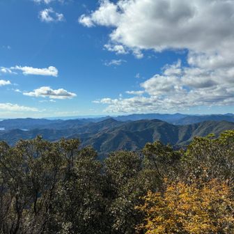 八祢宜山頂上
龍仙山方面