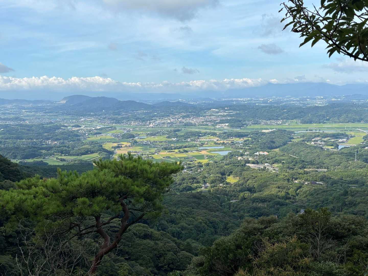 途中、見晴らしの良い場所から
福智町が見えます
