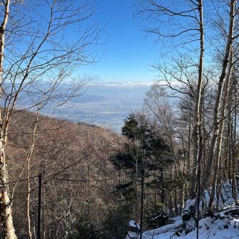 ここから甲府盆地を一望出来ます！
