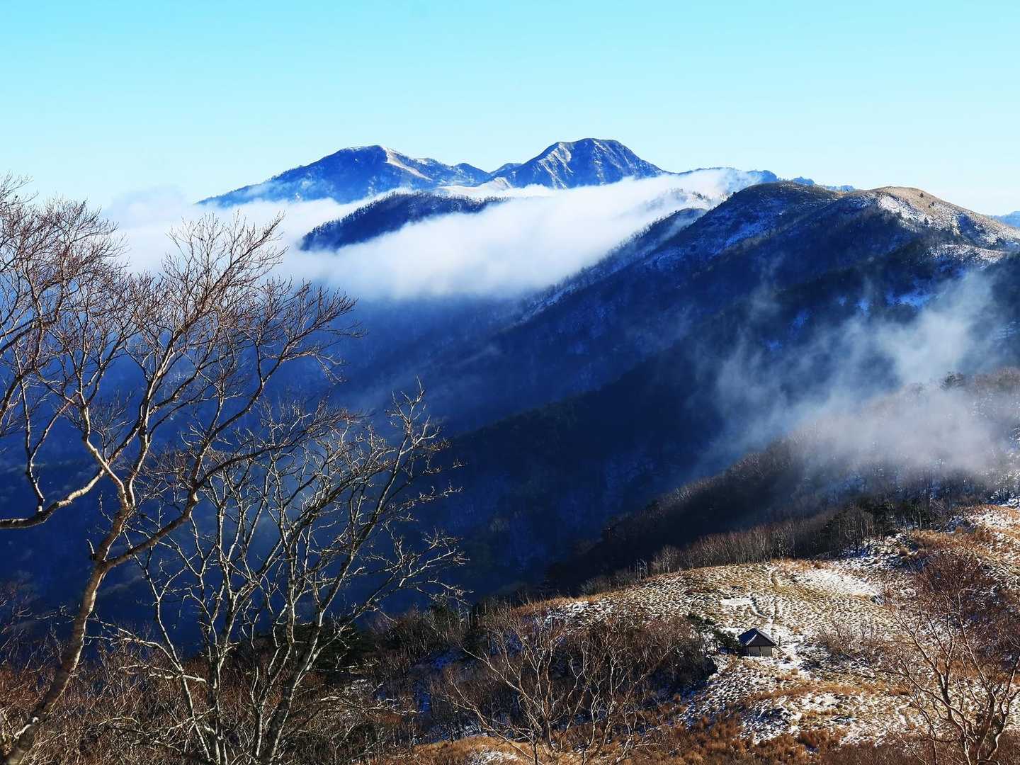白髪山分岐から剣山と次郎笈